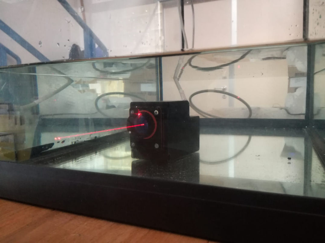 Tête laser dans l'eau